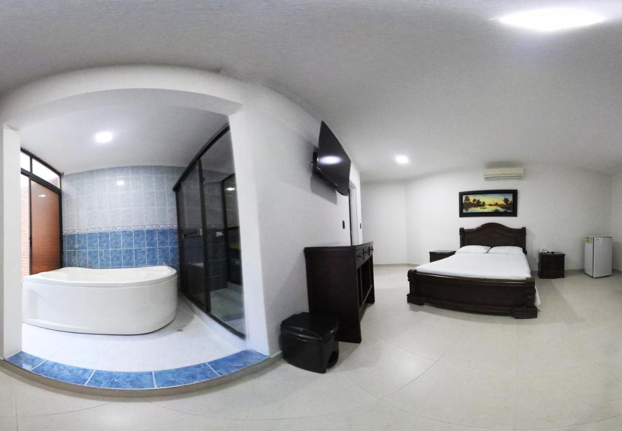 Zahira Hotel Melgar Luaran gambar