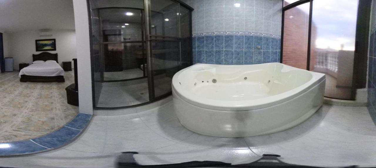 Zahira Hotel Melgar Luaran gambar