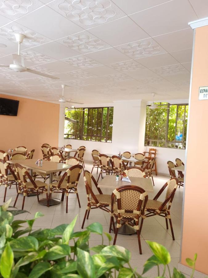 Zahira Hotel Melgar Luaran gambar