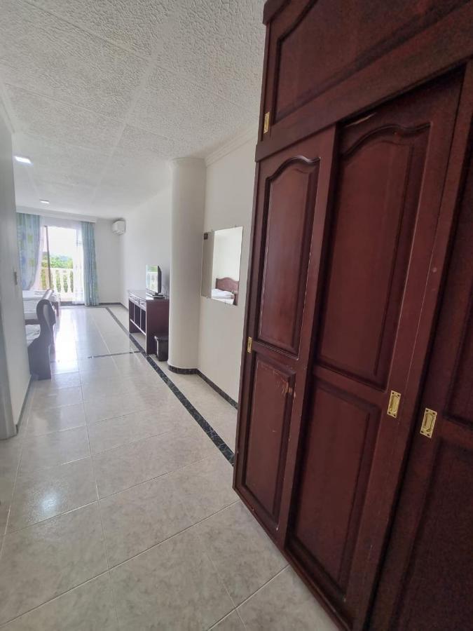 Zahira Hotel Melgar Luaran gambar