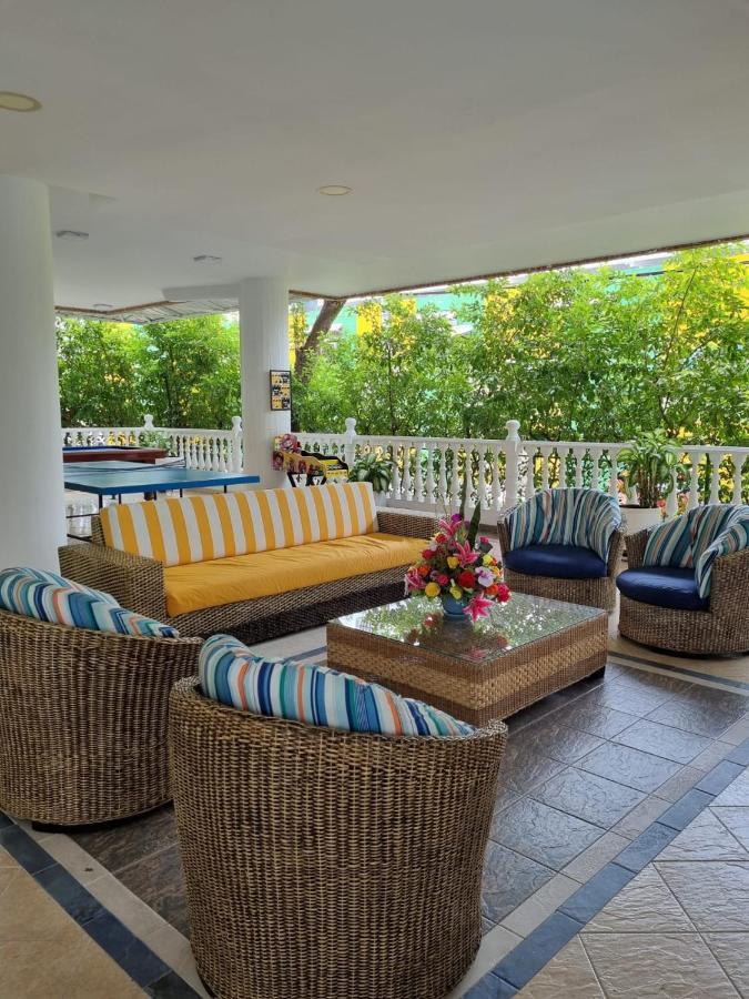 Zahira Hotel Melgar Luaran gambar