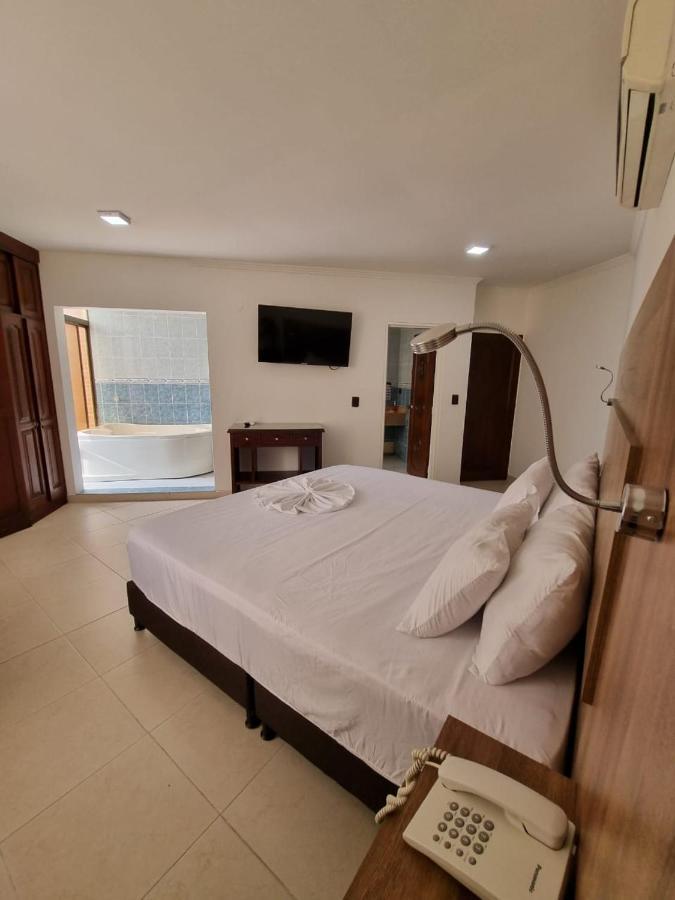Zahira Hotel Melgar Luaran gambar