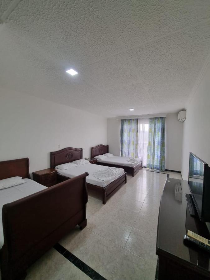 Zahira Hotel Melgar Luaran gambar
