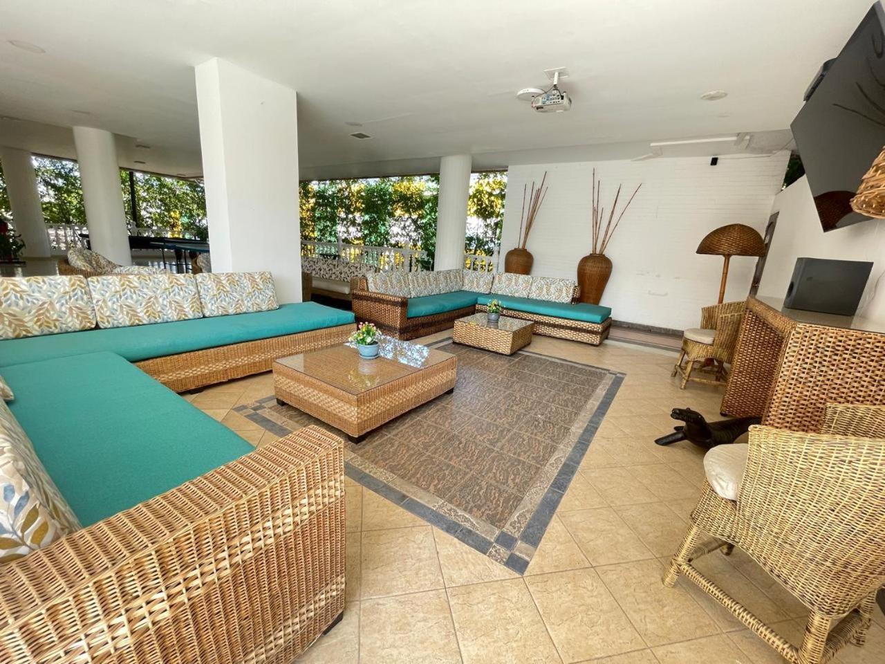Zahira Hotel Melgar Luaran gambar