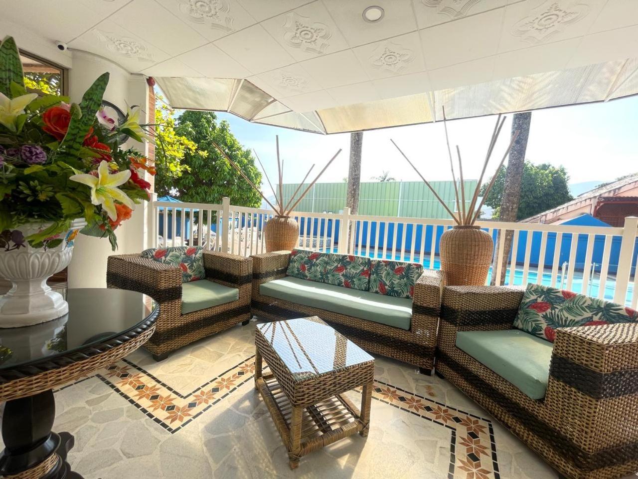 Zahira Hotel Melgar Luaran gambar